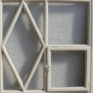 Alte Wohnungstüre mit "Klönfensterle" und Oberlicht um 1920 – Bild 6